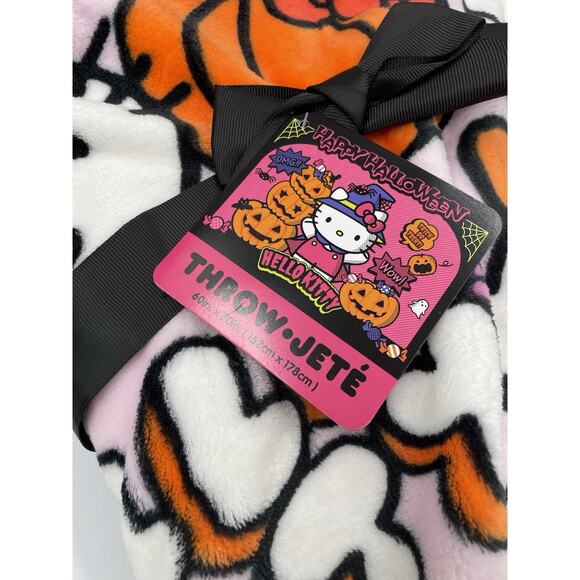 Sanrio Hello Kitty 2025 Halloween Pumpkin Fall Plush Throw Blanket 60x70 NEW!!! - Picture 4 of 6